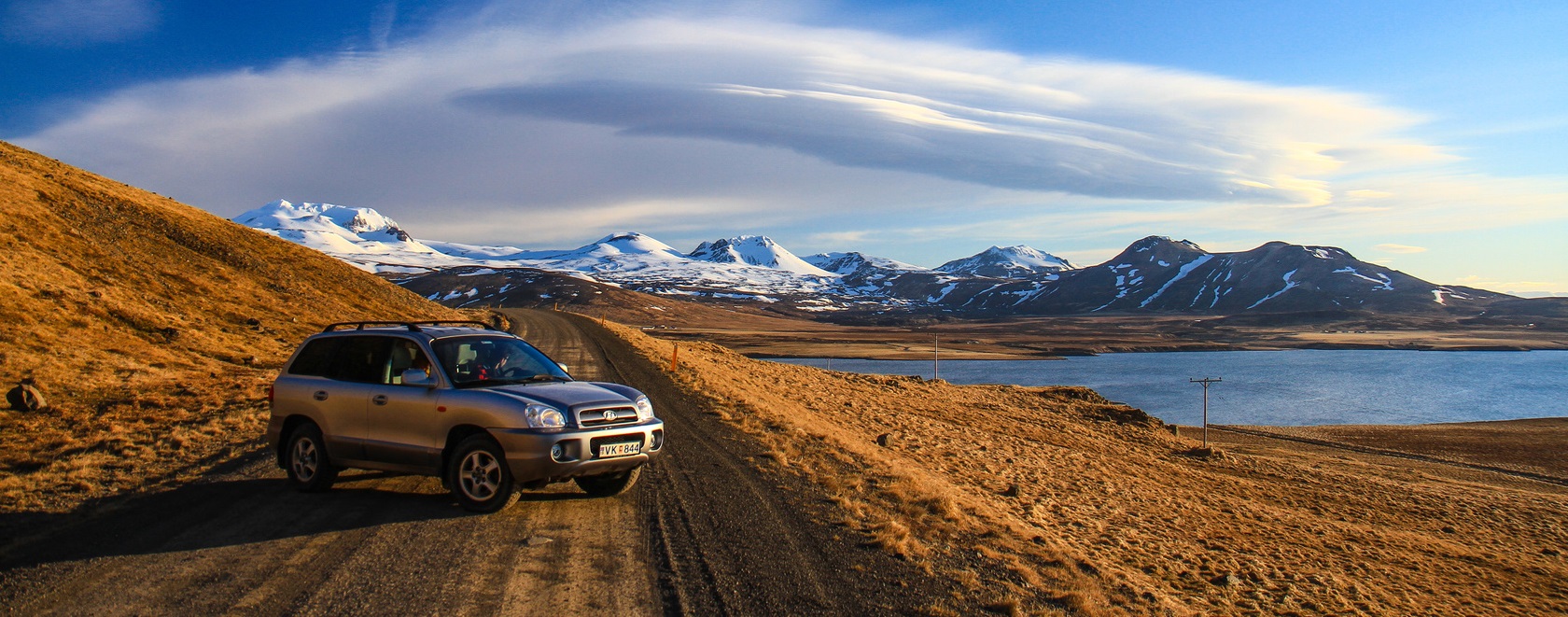Roadtrip Island im Sonnenuntergang